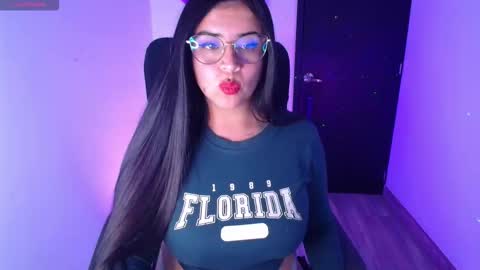 Snapshot of samantha_devil_ chatting on November 26, 2025, 12:33 am Samanta online show from November 26, 2025, 12:33 am