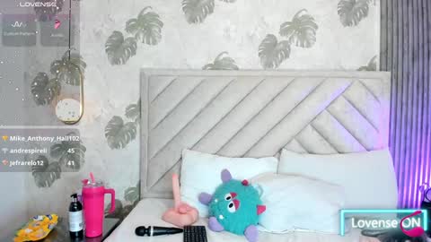 Snapshot of samantha_duque11 chatting on February 6, 2025, 7:45 am Samantha online show from February 6, 2025, 7:45 am