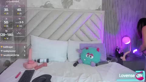 Snapshot of samantha_duque11 chatting on February 8, 2025, 8:09 am Samantha online show from February 8, 2025, 8:09 am