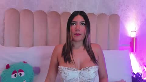 Snapshot of samantha_duque11 chatting on February 16, 2025, 5:04 am Samantha online show from February 16, 2025, 5:04 am