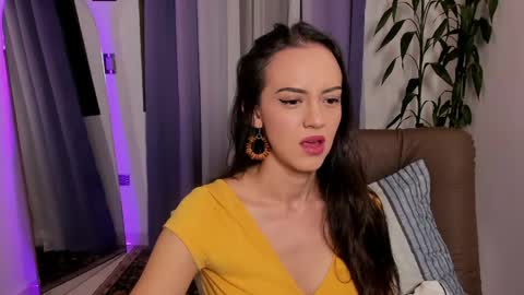 Samantha Ferrec online show from June 8, 2026, 9:48 pm