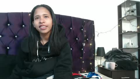 Snapshot of samantha_fox_squirt chatting on December 25, 2024, 8:18 am lizzy online show from December 25, 2024, 8:18 am