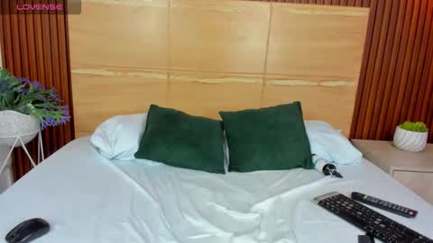 Snapshot of samantha_loughty chatting on December 14, 2025, 7:58 am S A M A N T H A online show from December 14, 2025, 7:58 am