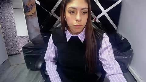 Snapshot of samantha_marin_v chatting on December 17, 2025, 3:56 am Hi Stream 800am to 200pm online show from December 17, 2025, 3:56 am