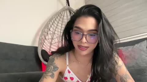 Samantha Bernardo online show from June 7, 2026, 4:05 am