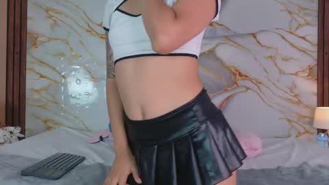 SAMANTHA ECHEVERRY online show from March 15, 2026, 11:27 am