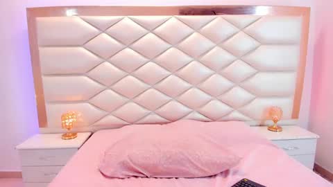 Snapshot of samanthaevans4 chatting on February 25, 2025, 11:00 pm Sweet Samantha online show from February 25, 2025, 11:00 pm