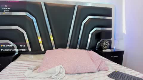 Snapshot of samanthaevans4 chatting on March 8, 2025, 6:37 pm Sweet Samantha online show from March 8, 2025, 6:37 pm
