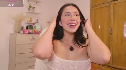 Snapshot of samanthalavey_ chatting on October 22, 2025, 4:40 pm paulina rios online show from October 22, 2025, 4:40 pm