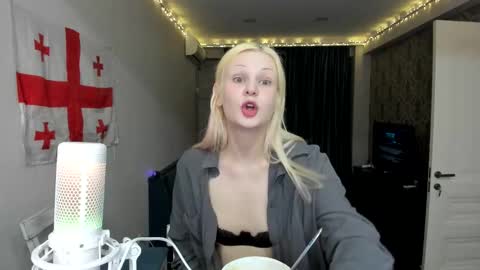 Snapshot of samanthamiasnik1 chatting on February 19, 2025, 3:49 pm Samantha online show from February 19, 2025, 3:49 pm