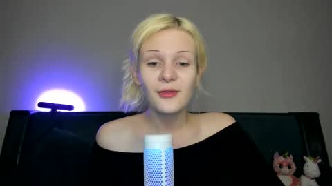 Snapshot of samanthamiasnik1 chatting on March 5, 2025, 8:32 pm Samantha online show from March 5, 2025, 8:32 pm