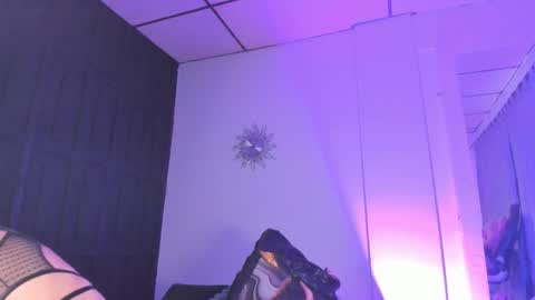 Snapshot of samanthawestx chatting on November 10, 2025, 8:41 pm Sam online show from November 10, 2025, 8:41 pm