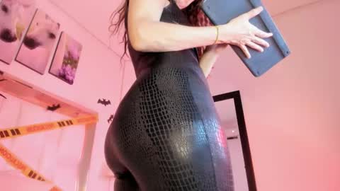 samanttamilf online show from October 30, 2025, 11:27 pm