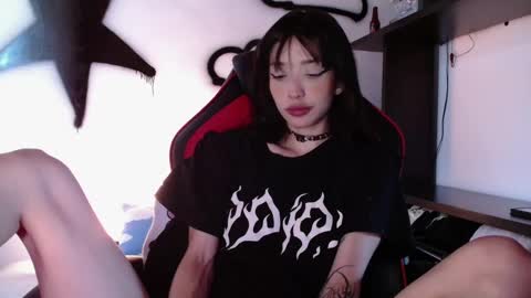 Snapshot of samantx chatting on January 23, 2025, 5:42 pm lil sam online show from January 23, 2025, 5:42 pm