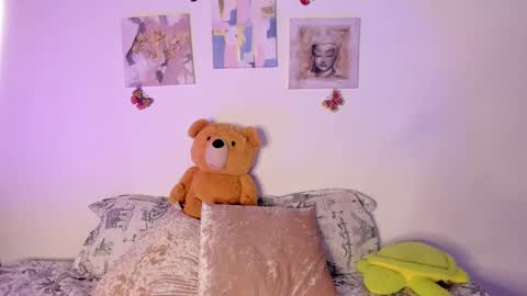 Snapshot of samara_jonnes_ chatting on January 24, 2025, 10:08 pm Samara is my name a pleasure delighted that you are here leave your thumb up it is important to me online show from January 24, 2025, 10:08 pm