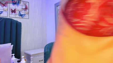 Samara Warren online show from December 19, 2024, 2:57 pm