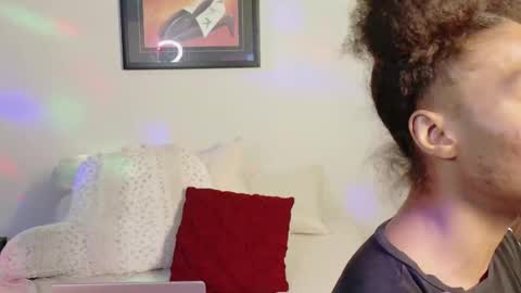 Snapshot of samatha1998 chatting on February 18, 2025, 10:38 am Yaya online show from February 18, 2025, 10:38 am