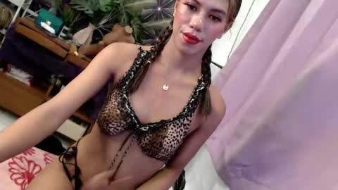 samatha_6969 online show from April 13, 2026, 10:32 am