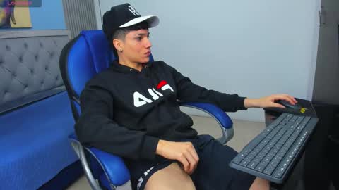 Snapshot of samblack_ chatting on February 14, 2026, 12:46 pm Sam online show from February 14, 2026, 12:46 pm