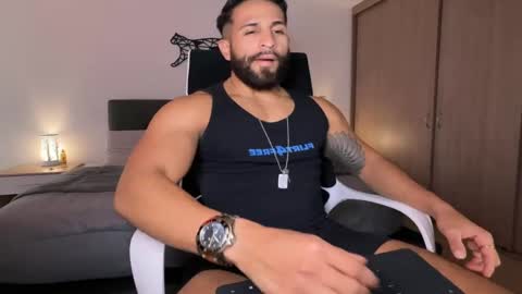 Snapshot of samdornan chatting on March 12, 2025, 10:07 pm Sam Dornan online show from March 12, 2025, 10:07 pm