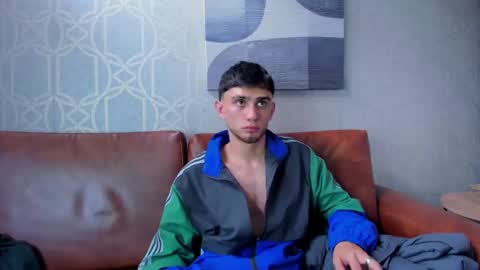 Snapshot of samevans_ chatting on December 21, 2024, 4:57 pm Sam online show from December 21, 2024, 4:57 pm