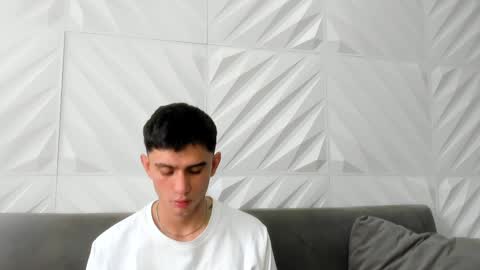 Snapshot of samevans_ chatting on January 2, 2025, 6:34 pm Sam online show from January 2, 2025, 6:34 pm