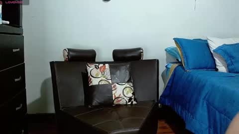 Snapshot of samfox_ chatting on November 2, 2025, 3:31 am SAM online show from November 2, 2025, 3:31 am