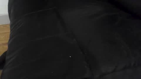 samiam381653 online show from September 26, 2025, 6:34 pm