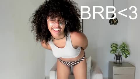 Snapshot of samie_mury chatting on November 6, 2025, 3:29 am Samie Mury online show from November 6, 2025, 3:29 am