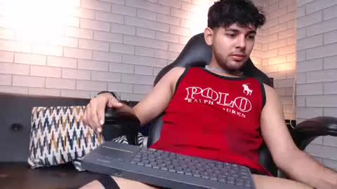 Snapshot of samir_bear chatting on January 29, 2025, 12:13 pm Samir online show from January 29, 2025, 12:13 pm