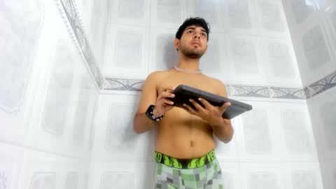 Snapshot of samir_bear chatting on February 7, 2025, 12:17 pm Samir online show from February 7, 2025, 12:17 pm