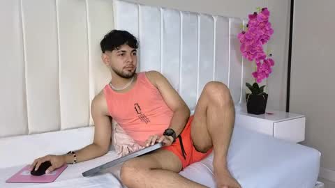 Snapshot of samir_bear chatting on February 26, 2025, 12:25 pm Samir online show from February 26, 2025, 12:25 pm