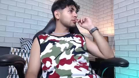 Snapshot of samir_bear chatting on March 6, 2025, 12:19 pm Samir online show from March 6, 2025, 12:19 pm