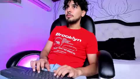 Snapshot of samir_bear chatting on November 1, 2025, 12:51 pm Samir online show from November 1, 2025, 12:51 pm