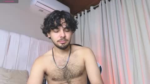 Snapshot of samir_bear chatting on December 2, 2025, 12:43 pm Samir online show from December 2, 2025, 12:43 pm