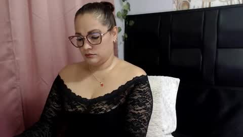 Snapshot of samira_lennox chatting on March 8, 2026, 5:39 pm SAMIRA online show from March 8, 2026, 5:39 pm