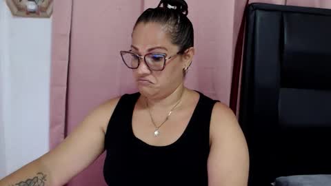 Snapshot of samira_lennox chatting on April 6, 2026, 9:49 pm SAMIRA online show from April 6, 2026, 9:49 pm
