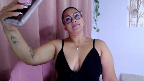 Snapshot of samira_lennox chatting on April 7, 2026, 7:03 pm SAMIRA online show from April 7, 2026, 7:03 pm