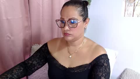 Snapshot of samira_lennox chatting on April 12, 2026, 12:37 am SAMIRA online show from April 12, 2026, 12:37 am