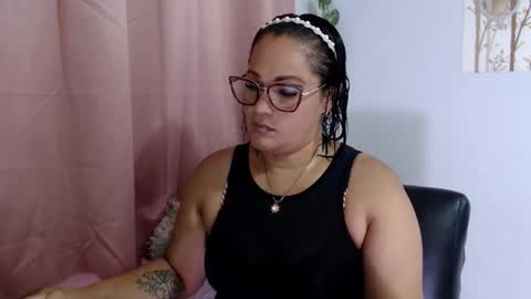 Snapshot of samira_lennox chatting on April 18, 2026, 7:29 pm SAMIRA online show from April 18, 2026, 7:29 pm