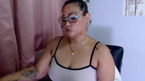 Snapshot of samira_lennox chatting on April 20, 2026, 8:43 pm SAMIRA online show from April 20, 2026, 8:43 pm