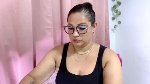 Snapshot of samira_lennox chatting on April 28, 2026, 6:02 pm SAMIRA online show from April 28, 2026, 6:02 pm