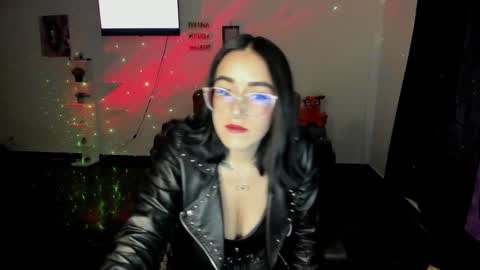 Snapshot of samismith77 chatting on January 19, 2025, 12:49 am SARA online show from January 19, 2025, 12:49 am