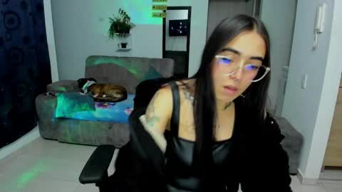 Snapshot of samismith77 chatting on May 19, 2026, 11:22 pm SARA online show from May 19, 2026, 11:22 pm