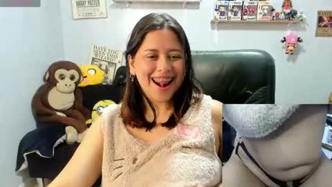 sammy_cute33 online show from June 15, 2026, 7:21 am