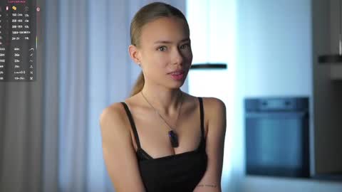 Vivienne online show from July 9, 2026, 5:00 am