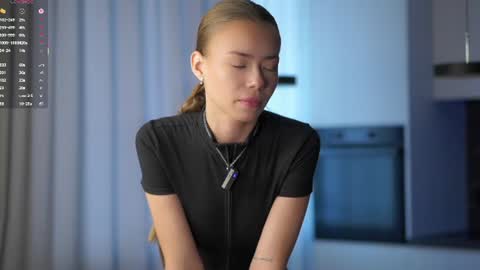 Vivienne online show from July 13, 2026, 12:24 am