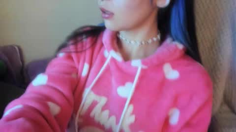 Snapshot of sammysammy_ chatting on December 22, 2025, 8:55 am online show from December 22, 2025, 8:55 am