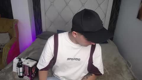 Snapshot of samu_foxxx chatting on October 21, 2025, 8:20 pm SAMU online show from October 21, 2025, 8:20 pm