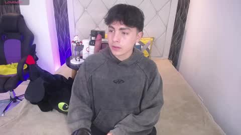 Snapshot of samu_foxxx chatting on November 17, 2025, 8:03 pm SAMU online show from November 17, 2025, 8:03 pm